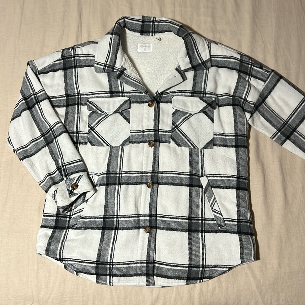 Sherpa Lined Plaid Shacket Flannel Women’s M | Black Gray White
